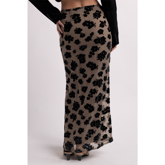 Flowy Maxi Skirt with Suede Floral Design - Picture 5 of 5